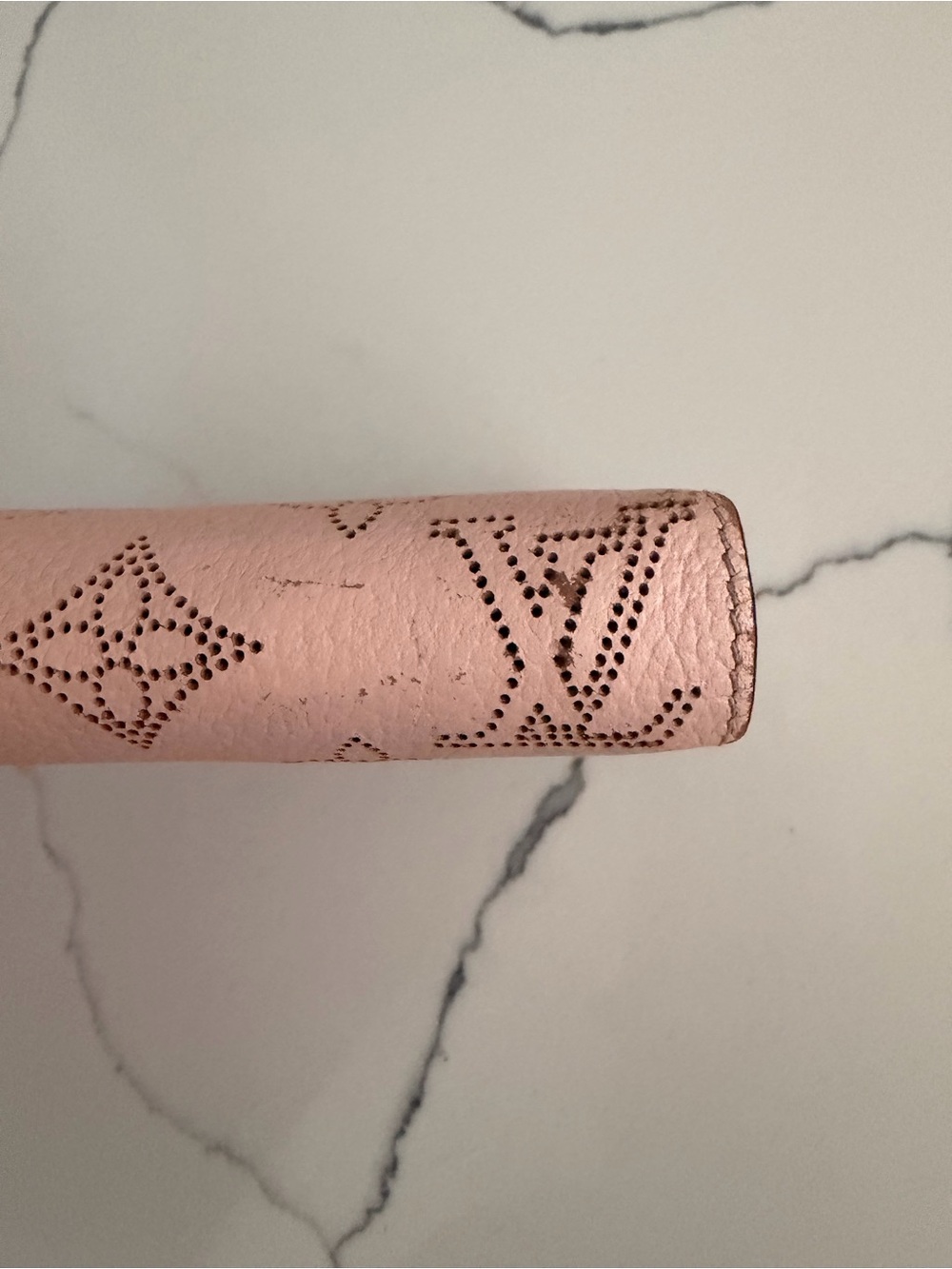 Louis Vuitton Blush Mahina Monogram Zippy - Picture 11 of 11